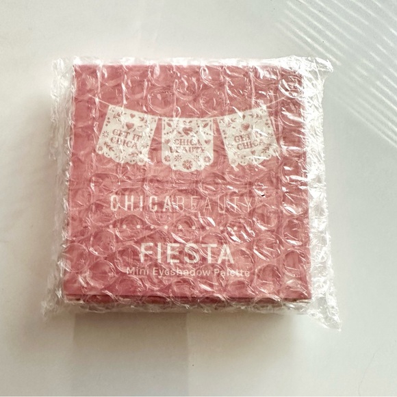 NWT CHICA BEAUTY Mini Fiesta Eyeshadow Palette - Picture 2 of 2